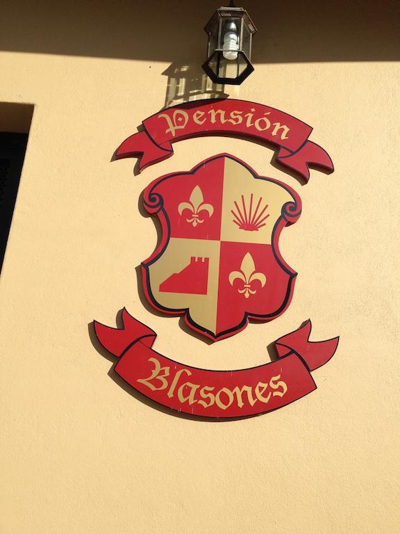 Pension Blasones Sarria Extérieur photo